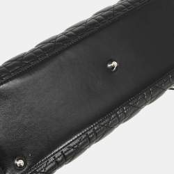 مملوكة مسبقًا حقيبة ديور ليدي ديور كاناج سوداء من جلد لامبسكين 2-واي