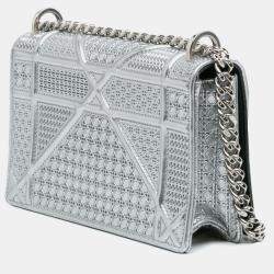 مملوكة مسبقًا Dior Silver Mini Metallic Patent Microcannage Diorama Flap