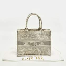 مملوكة مسبقًا Dior Book Medium Grey/White Toile de Jouy Embroidered Canvas Tote