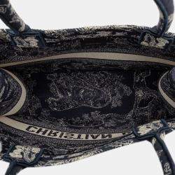 Pre Owned حقيبة كتاب ديور توال دو جوي ديوريفييرا العكسية مطرزة كانفاس زرقاء متوسطة