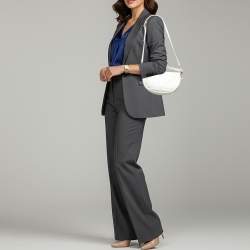 مملوكة مسبقًا حقيبة هوبو ديور فايف صغيرة جلد كاناج أبيض