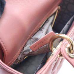 مملوكة مسبقًا حقيبة ديور ليدي ديور وردية صغيرة جلد الحمل
