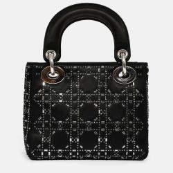 Pre Owned حقيبة كريستيان ديور ليدي ديور صغيرة 2019 ساتان سوداء مزينة بالكريستال مع حزام