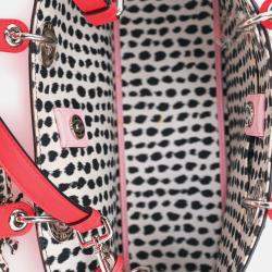 مملوكة مسبقًا حقيبة يد توت ديوريسيمو جلد زهري من كريستيان ديور مع حزام وحقيبة صغيرة