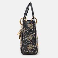 مملوكة مسبقًا حقيبة ديور ليدي ديور ميني جلد أسود تطريز 'نفل' ذهبي 2018 كريستيان ديور