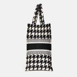 مملوكة مسبقًا Christian Dior 2021 Black/White Houndstooth Medium Book Tote