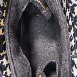 مملوكة مسبقًا Christian Dior 2021 Black/White Houndstooth Medium Book Tote