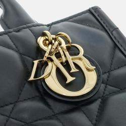 مملوكة مسبقًا حقيبة يد ديور كاناج جلد سوداء صغيرة بوك توت