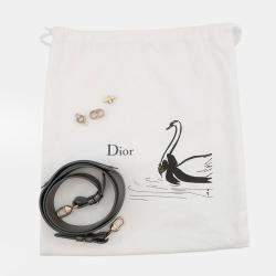 مملوكة مسبقًا حقيبة ديور ليدي ديور معدنية رمادية جلد خروف مقاس صغير