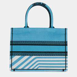 مملوكة مسبقًا Dior Blue Medium Embroidered Canvas Zebra D Jungle Pop Book Tote