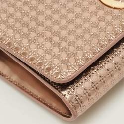 Pre Owned محفظة ديور 30 مونتين جلد لامع ميكروجاناج ذهبي وردي مع سلسلة