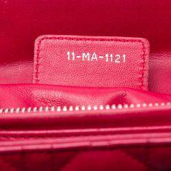 مملوكة مسبقًا حقيبة ديور ليدي ديور كاناج لؤلؤي أحمر متوسطة جلد حملان