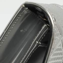 مملوكة مسبقًا محفظة بسلسلة ديور ديوراما جلد براءات اختراع ميكرو كاناج أزرق معدني