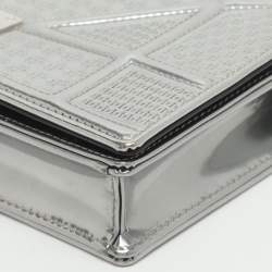 مملوكة مسبقًا محفظة بسلسلة ديور ديوراما جلد براءات اختراع ميكرو كاناج أزرق معدني