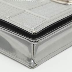 مملوكة مسبقًا محفظة بسلسلة ديور ديوراما جلد براءات اختراع ميكرو كاناج أزرق معدني