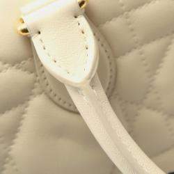 مملوكة مسبقًا Christian Dior Dior Groove 25 Macrocannage Handbag Leather White