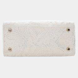 Pre Owned حقيبة ليدي دي لايت مكرامي ثلاثية الأبعاد للدانتيل المطرز باللون الأبيض متوسطة ديور
