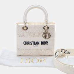 Pre Owned حقيبة ليدي دي لايت مكرامي ثلاثية الأبعاد للدانتيل المطرز باللون الأبيض متوسطة ديور