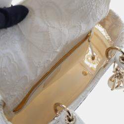 Pre Owned حقيبة ليدي دي لايت مكرامي ثلاثية الأبعاد للدانتيل المطرز باللون الأبيض متوسطة ديور