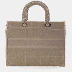 مملوكة مسبقًا حقيبة كريستيان ديور كبيرة مطرزة قماش كاناج ليدي دي-لايت