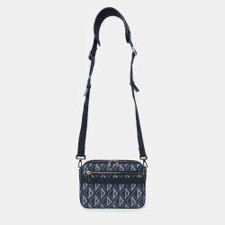 مملوكة مسبقًا Christian Dior 2023 Navy Coated Canvas CD Diamond Safari Messenger