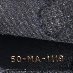 Pre Owned حقيبة يد ديور باسم كتاب صغيرة كحلية زرقاء مطرزة بشعار قماشية