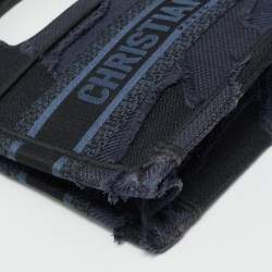 Pre Owned حقيبة يد ديور باسم كتاب صغيرة كحلية زرقاء مطرزة بشعار قماشية