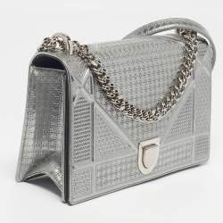 مملوكة مسبقًا Dior Diorama Medium Grey Microcannage Patent Leather Shoulder Bag