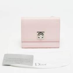 مملوكة مسبقًا Dior Turn Me Light Pink Leather Trifold Wallet
