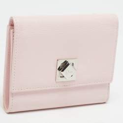 مملوكة مسبقًا Dior Turn Me Light Pink Leather Trifold Wallet
