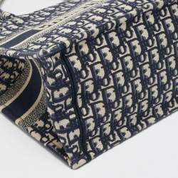 Pre Owned حقيبة كتاب متوسطة قماش مطرز مائل أزرق بحري ديور