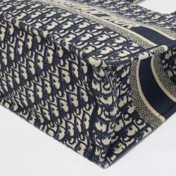 Pre Owned حقيبة كتاب متوسطة قماش مطرز مائل أزرق بحري ديور