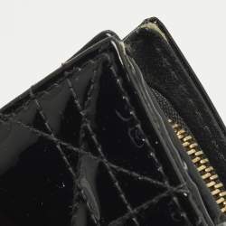 مملوكة مسبقًا Dior Lady Dior Black Cannage Patent Leather Compact Wallet
