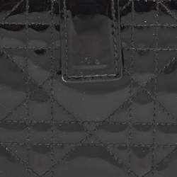 مملوكة مسبقًا Dior Lady Dior Black Cannage Patent Leather Compact Wallet