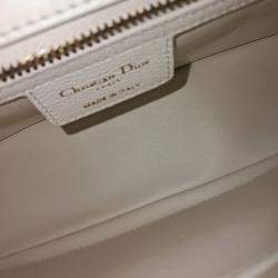 مملوكة مسبقًا Dior White Leather Caro Bag Medium