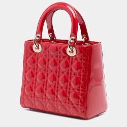 مملوكة مسبقًا حقيبة ديور "ليدي ديور" كاناج أحمر لامع متوسطة الحجم