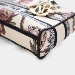 مملوكة مسبقًا حقيبة ديور متوسطة مطرزة ليدي دي-جوي