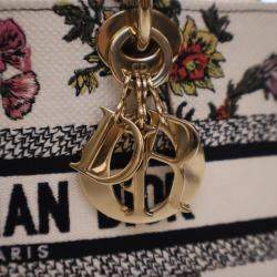 مملوكة مسبقًا حقيبة ديور متوسطة مطرزة ليدي دي-جوي