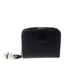مملوكة مسبقًا Dior Black Leather Dice Charm Zip Compact Wallet 