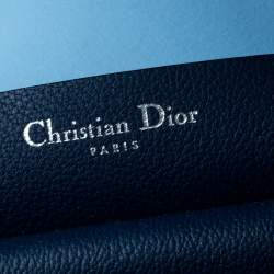 مملوكة مسبقًا حقيبة ديور جلد أزرق محبب كبيرة