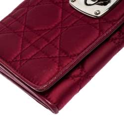 مملوكة مسبقًا Dior Burgundy Quilted Cannage Satin Charming Lock Continental Wallet