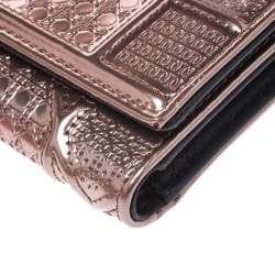 Pre Owned Dior Metallic Rose Gold Micro Cannage Patent Leather Diorama Trifold Wallet