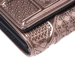 Pre Owned Dior Metallic Rose Gold Micro Cannage Patent Leather Diorama Trifold Wallet