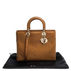 مملوكة مسبقًا حقيبة يد ديور ليدي ديور كبيرة جلد نعام بني فاتح