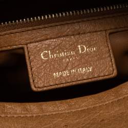 مملوكة مسبقًا حقيبة يد ديور ليدي ديور كبيرة جلد نعام بني فاتح