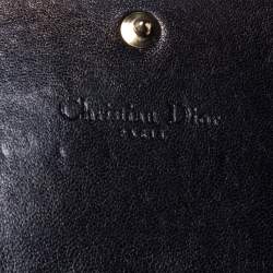 مملوكة مسبقًا محفظة بسلسلة ديور جلد لامع كاناج أسود