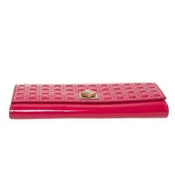 مملوكة مسبقًا Dior Pink Cannage Patent Leather Flap Continental Wallet