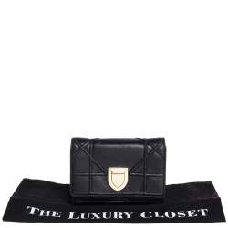 مملوكة مسبقًا Dior Black Leather Diorama Compact Wallet