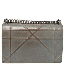 مملوكة مسبقًا Dior Grey Crackled Patent Leather Medium Diorama Shoulder Bag