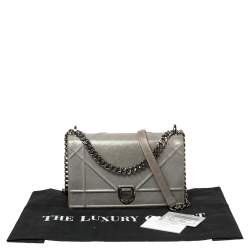 مملوكة مسبقًا Dior Grey Crackled Patent Leather Medium Diorama Shoulder Bag